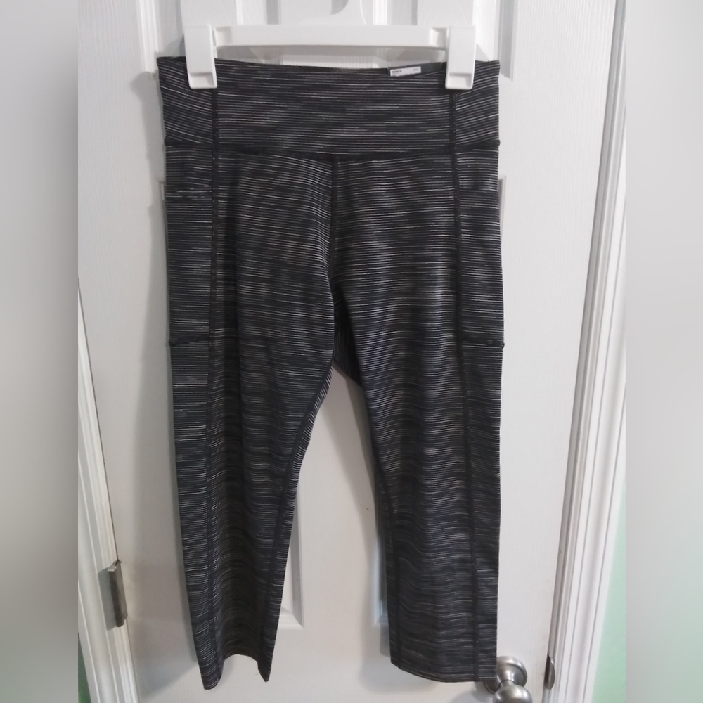 Tek Gear Mid Rise Capri Leggings